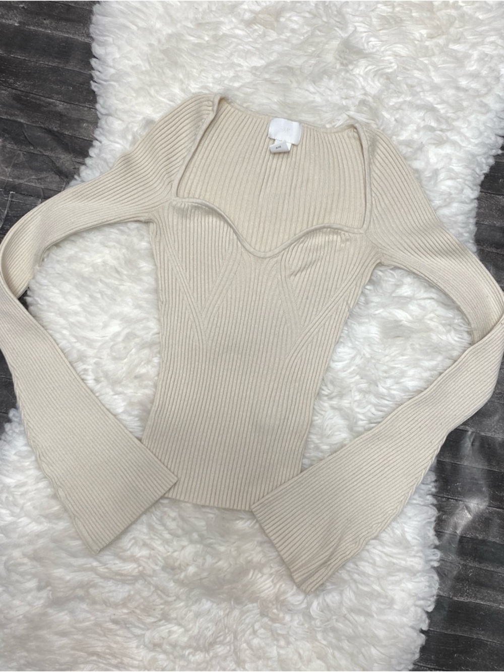 H&M CREME SWEETHEART RIBBED BELL LONG SLEEVE TOP